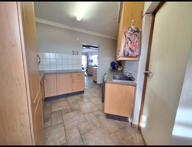 3 BEDROOM HOUSE FOR SALE IN ISLAND VIEW